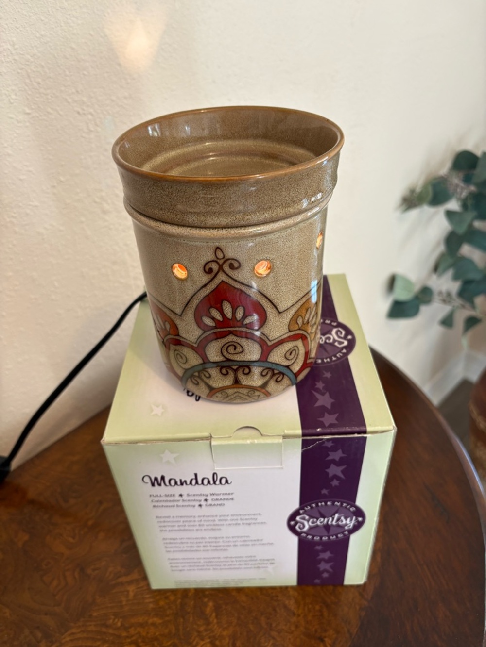 Scentsy Ceramic Mandala Warmer in Gold and Red Accents